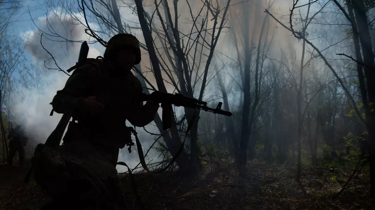 Război în Ucraina, ziua 815 | Zelenski: atacul din Harkov ar putea fi primul val al noii ofensive ruse. Aproape 10.000 de persoane evacuate din calea luptelor