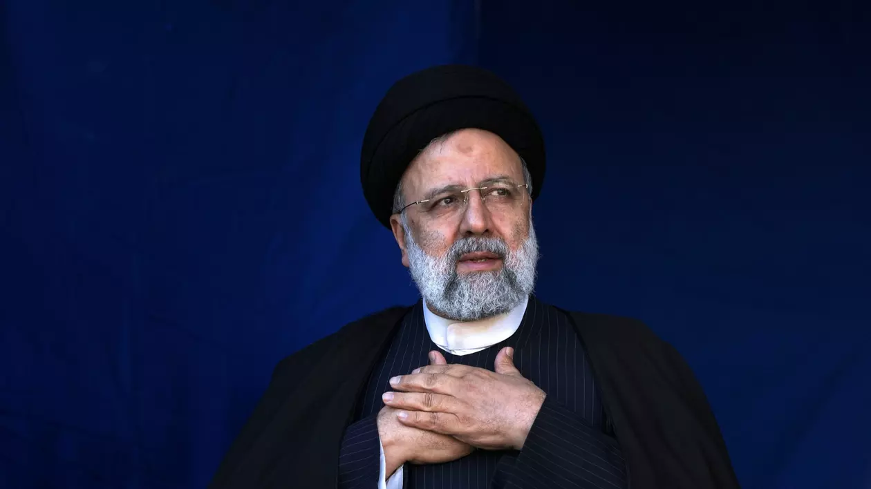 Președintele iranian Ebrahim Raisi, implicat într-un accident de elicopter. Locul prăbușirii a fost identificat. Operațiunea de salvare, greoaie din cauza vremii și a reliefului