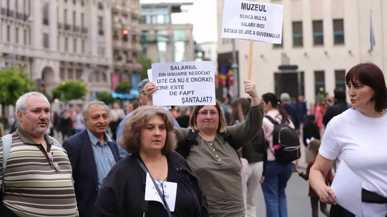 Protest al angajaților din instituțiile culturale, de Noaptea Muzeelor Foto Dumitru Angelescu