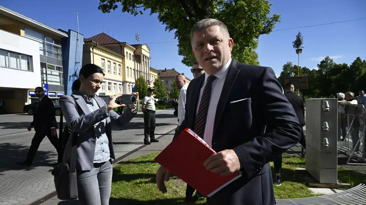 Jurnaliștii din Slovacia se tem că tentativa de asasinare a lui Robert Fico poate declanșa o represiune a presei din țară