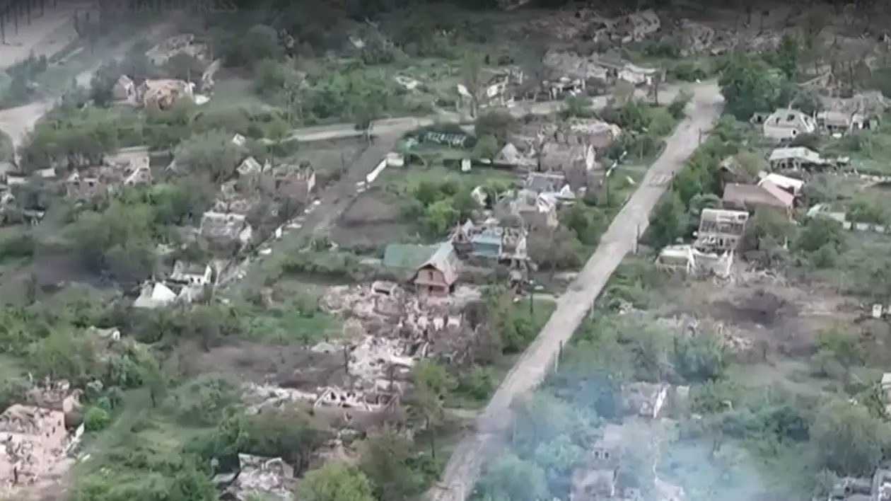 Satul ucrainean Oceretîne, devastat de lupte Captură AP YouTube