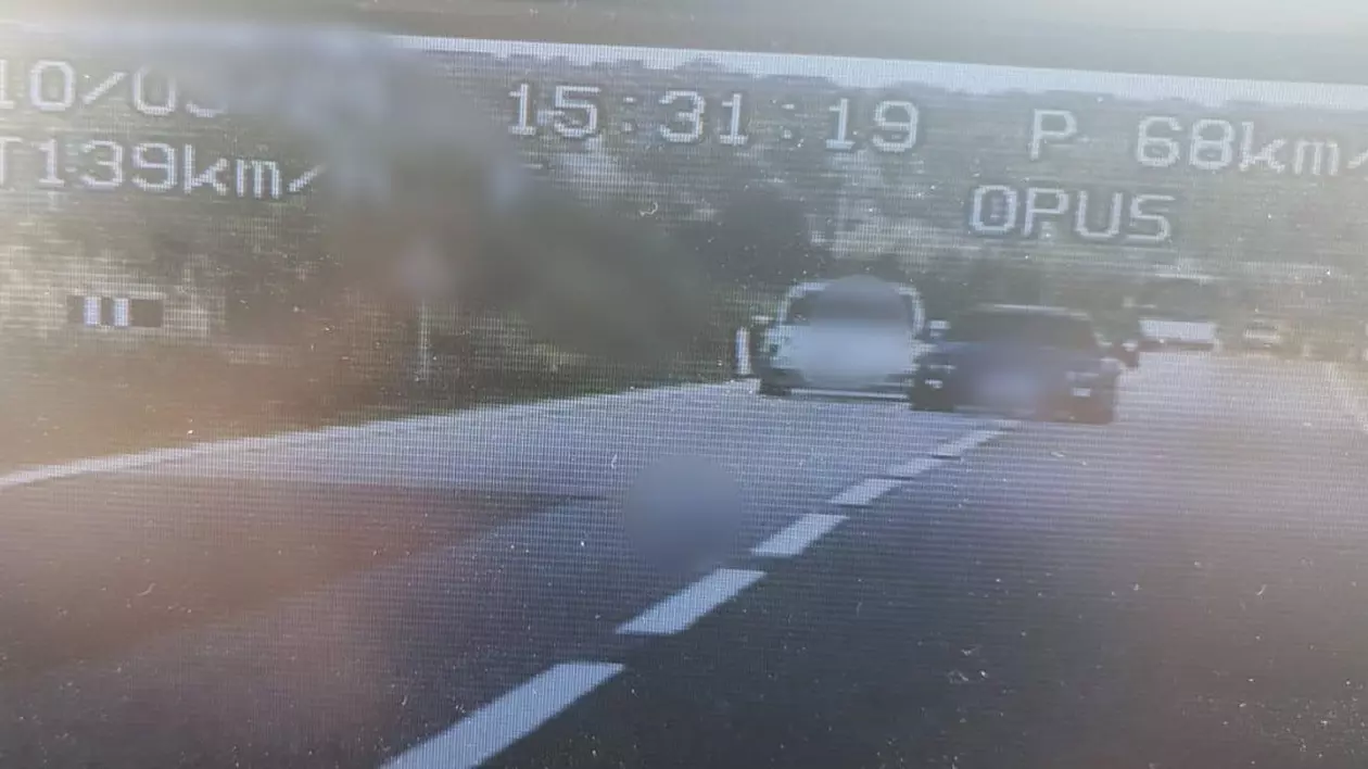 Cum a rămas fără permis pentru 300 de zile un șofer de 67 de ani din Dâmbovița, prins de radar cu „doar” 139 km/h