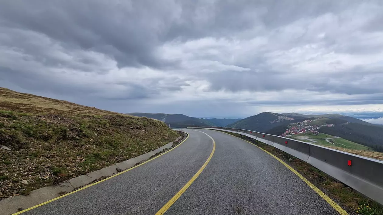 Transalpina, redeschisă pe 1 iunie. Pe bucata dintre Rânca şi Curpăt, traficul va fi permis doar câteva ore pe zi