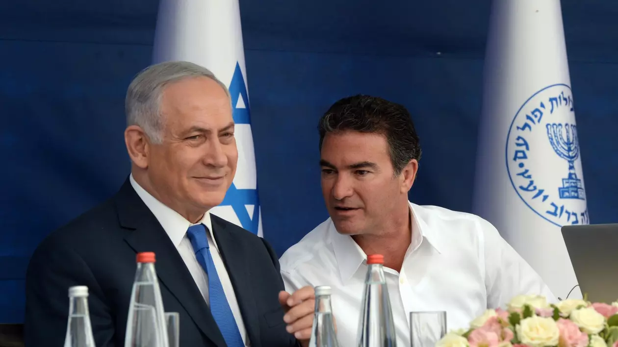 Yossi Cohen (dreapta), alături de Benjamin Netanyahu Foto: Hepta