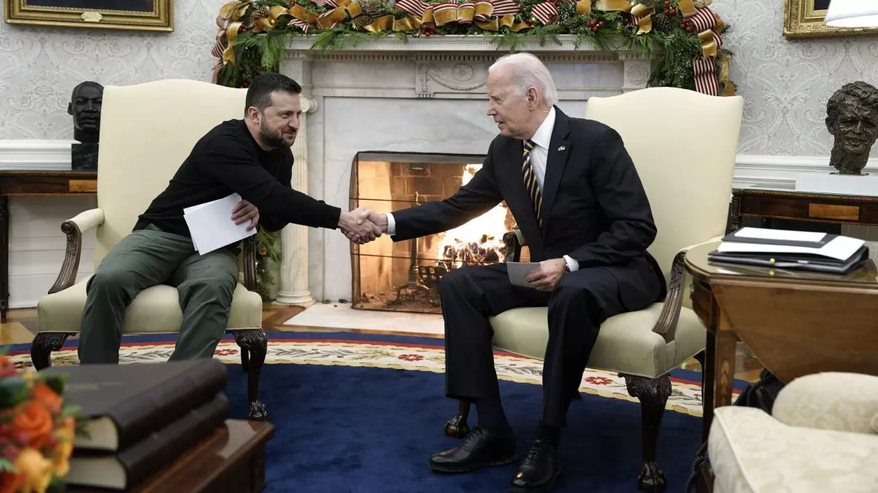 Casa Albă, decembrie 2023: Volodimir Zelenski (stânga), primit de Joe Biden Foto: Hepta