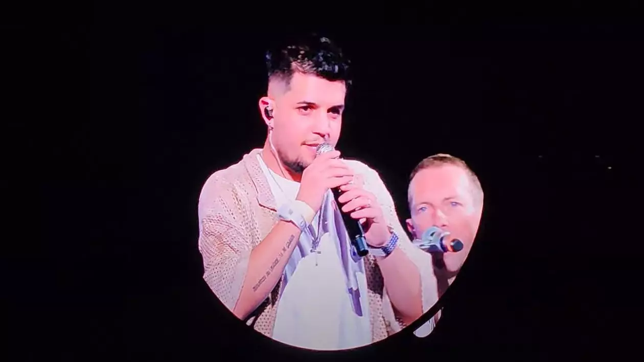 Maneaua de la Coldplay: Unii nu le iubesc pentru că-s sexiste și interlope. Dar dup-aia se rup în figuri pe 50 Cent rimând povești cu femeile scoase la produs