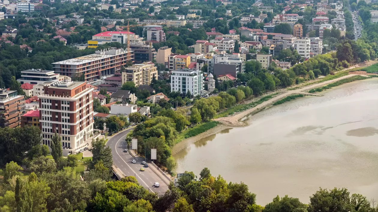 Profiturile dezvoltatorilor imobiliari s-au triplat în ultimii 5 ani. O firmă a trecut de la venituri de 26 de lei la profituri de 50 de milioane de lei!