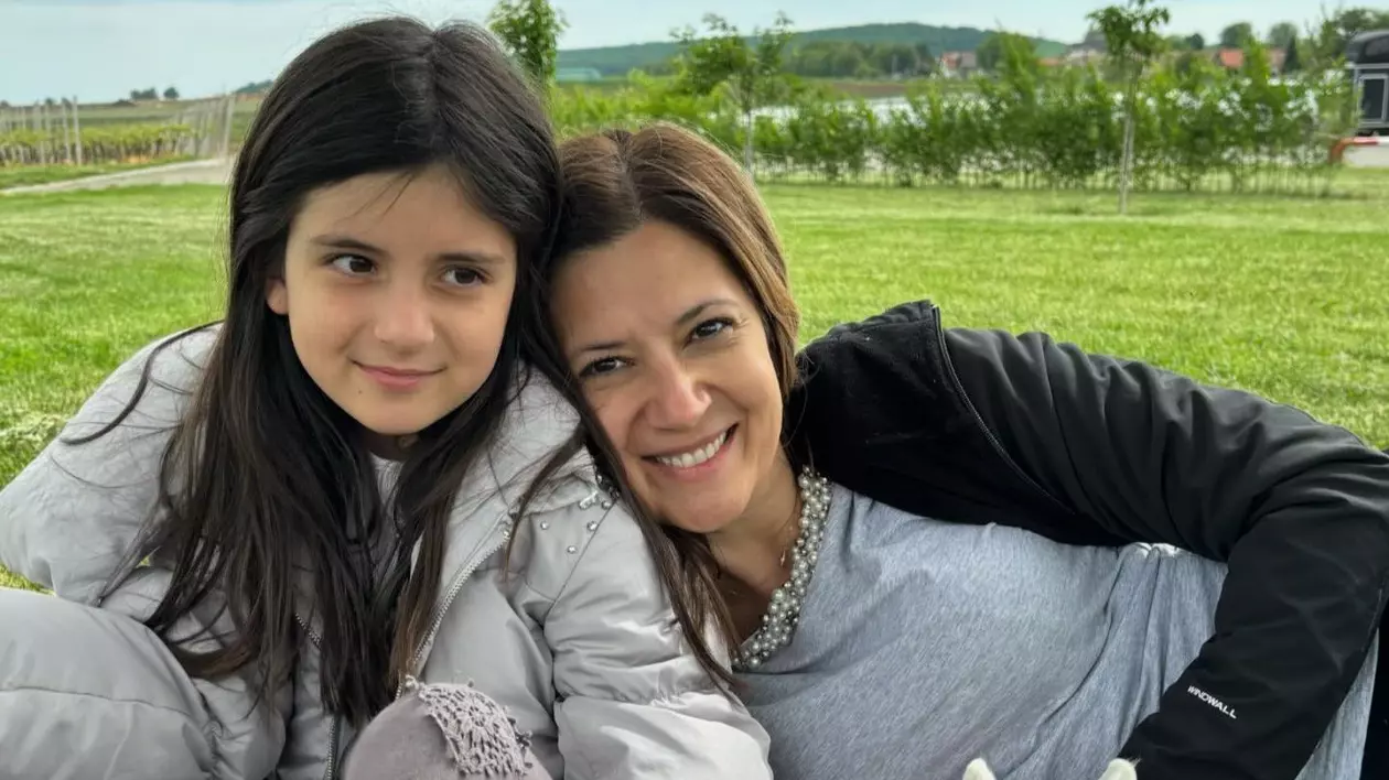 Amalia Enache și fiica ei