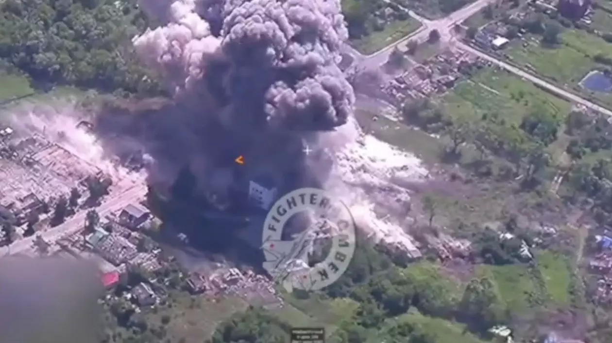 Explozia provocată de bomba FAB-3000 folosită în Ucraina Foto: Profimedia