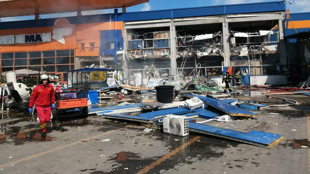 Noi date despre răniții spitalizați după explozia de la Dedeman Botoșani. Un pacient va fi externat