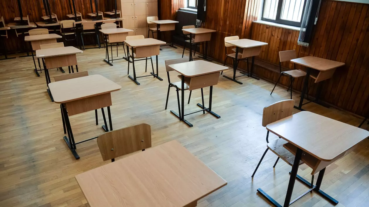Sala de detenție pentru elevii care perturbă orele ar putea fi introdusă în școlile din România