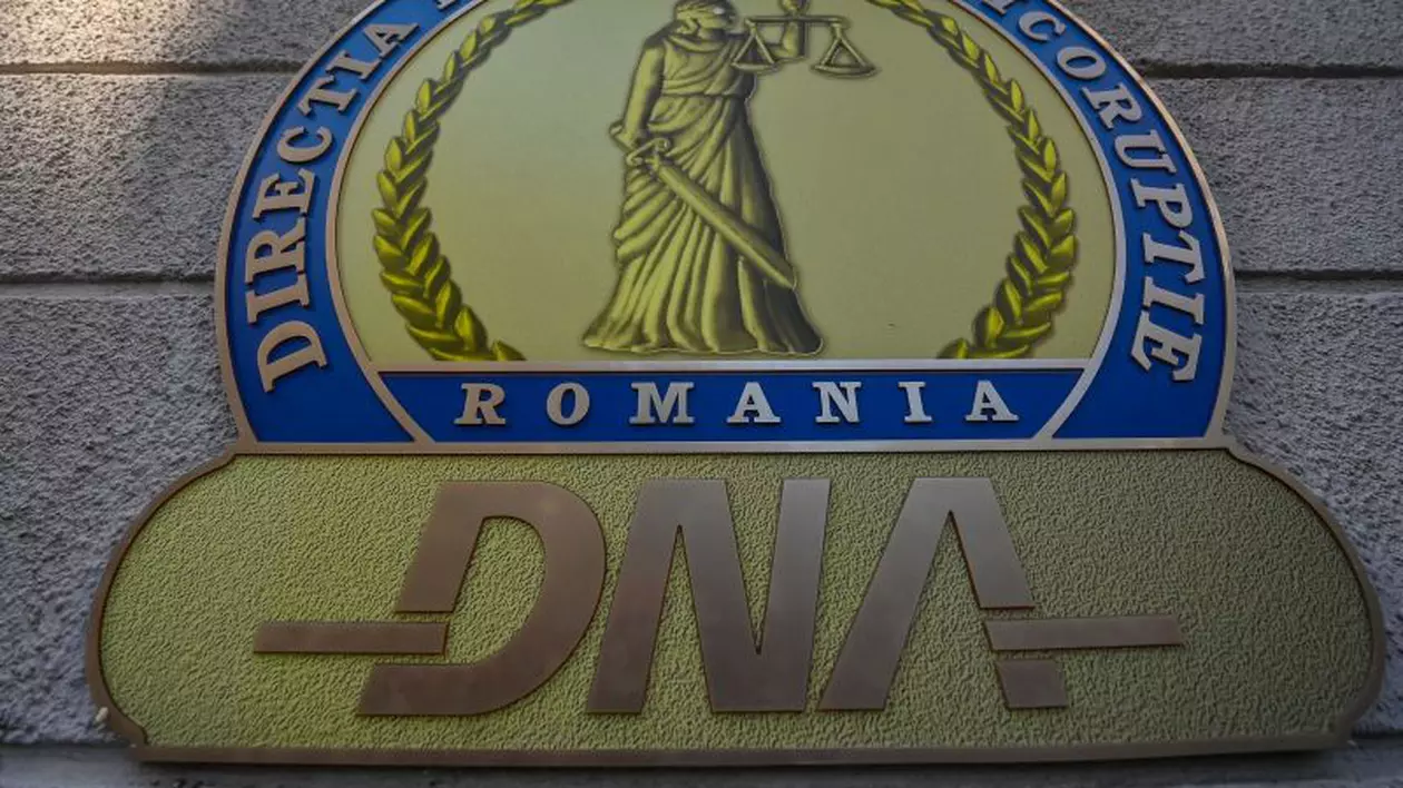 Un avocat şi un executor judecătoresc, acuzați de DNA că au executat ilegal mai multe bănci. Prejudiciul, peste 7 milioane de lei