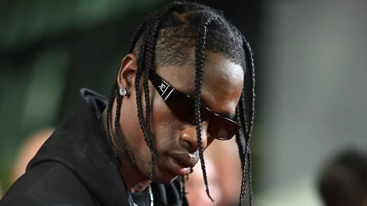 Rapperul Travis Scott, capul de afiș al festivalului Beach, Please! de la Costineşti, a fost arestat, după ce s-a îmbătat și a făcut scandal pe o barcă, la Miami