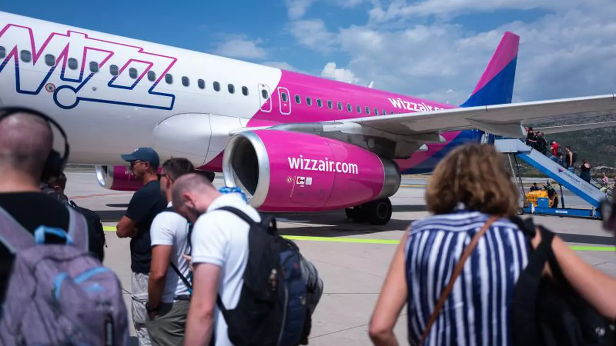 Trei rute aeriene către Spania operate de Wizz Air, relocate temporar, din 9 iulie, pe Aeroportul Internaţional Bucureşti-Băneasa