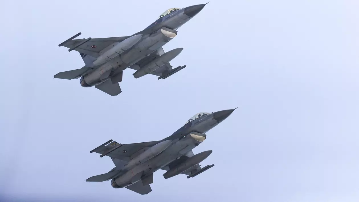 Ucraina a folosit avioane F-16 pentru a respinge ultimele lovituri aeriene ruseşti, transmite Zelenski