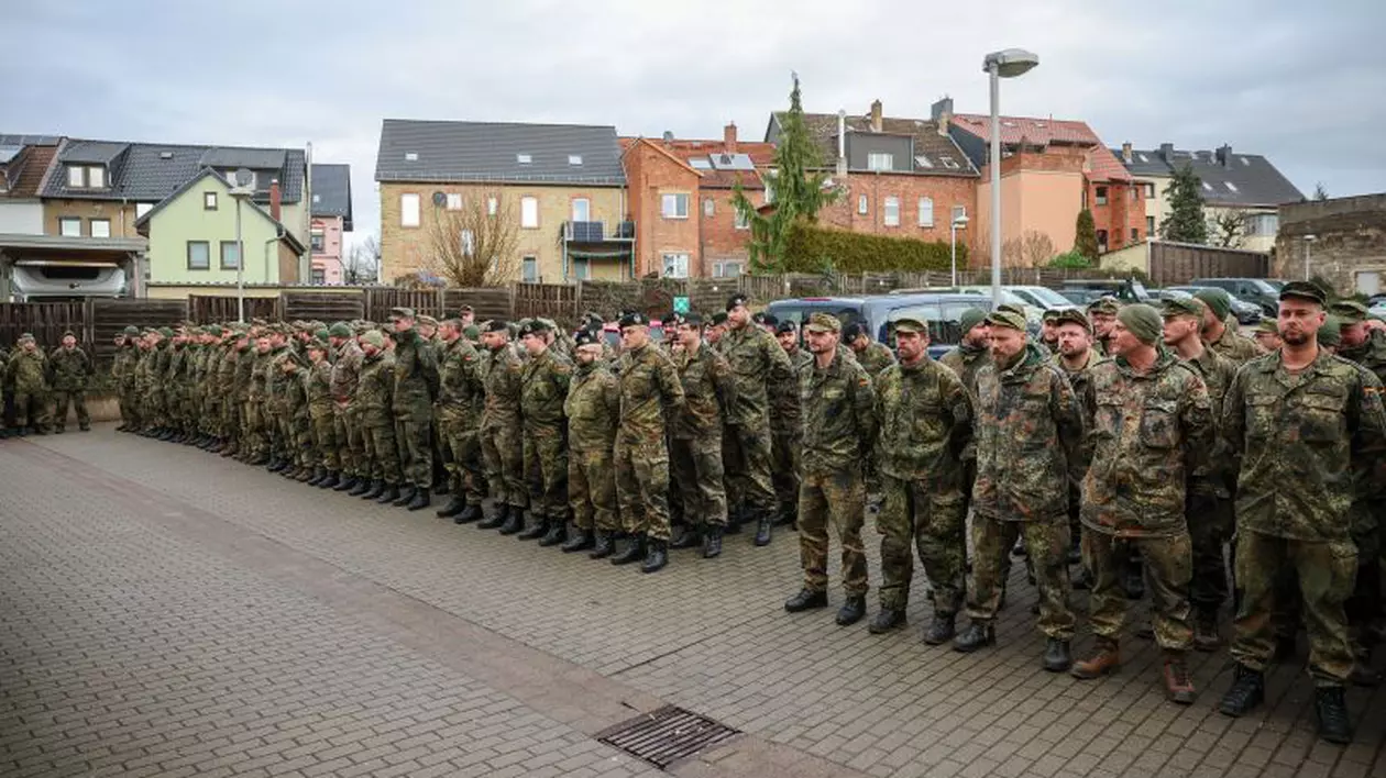 Germania vrea un recensământ la vârsta majoratului al recruţilor pentru serviciul militar, obligatoriu doar în cazul băieţilor