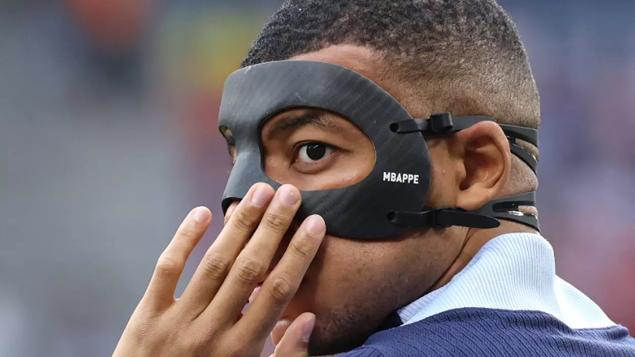 Euro 2024: Kylian Mbappé îşi va testa masca într-un meci amical