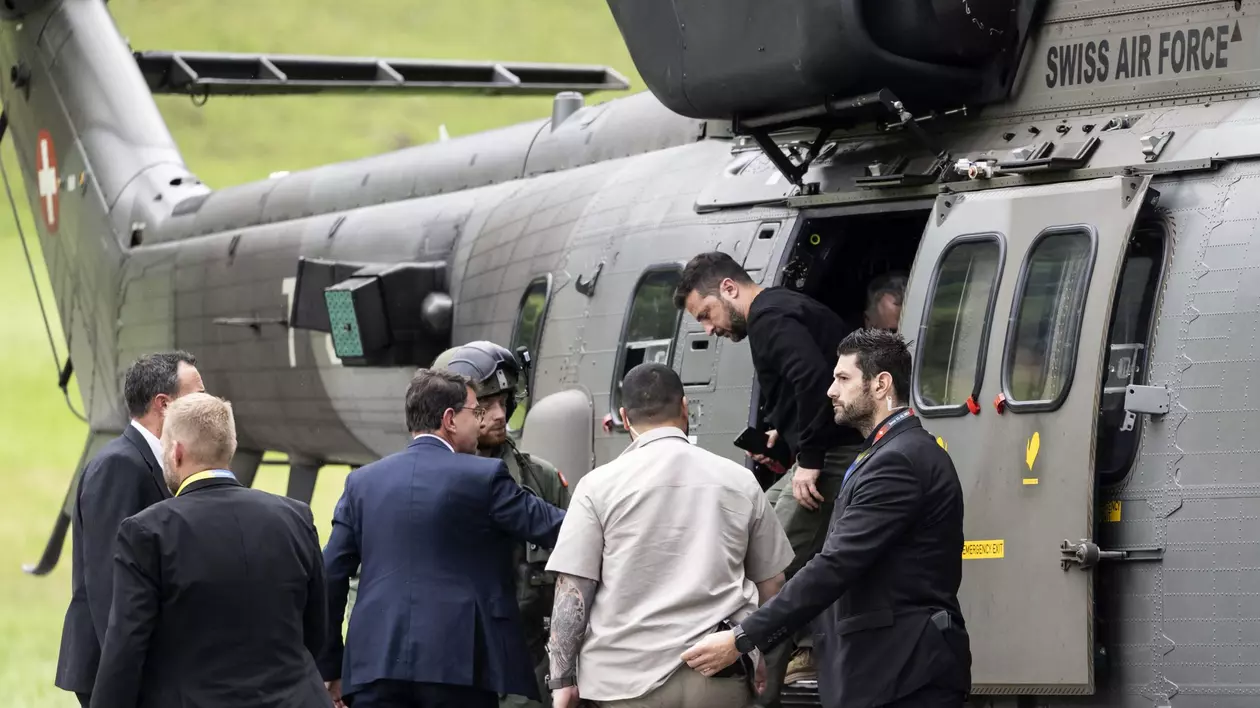 Cum a călătorit Zelenski la summitul de pace din Elveția: escortat de două F-18 până la Zurich, preluat de un elicopter și apoi de o limuzină