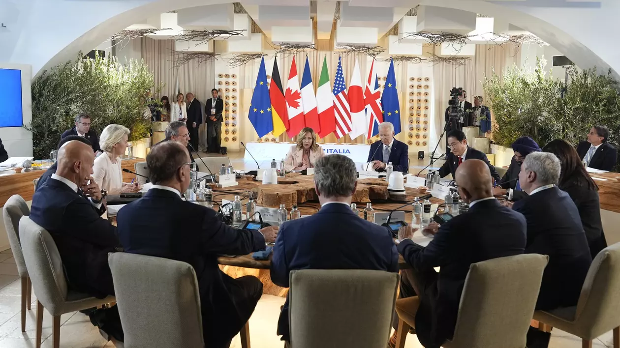 Președintele Joe Biden și liderii participă la evenimentul Parteneriatul pentru infrastructură și investiții globale în cadrul summitului G7, joi, 13 iunie 2024, în Borgo Egnazia, Italia Foto: Profimedia