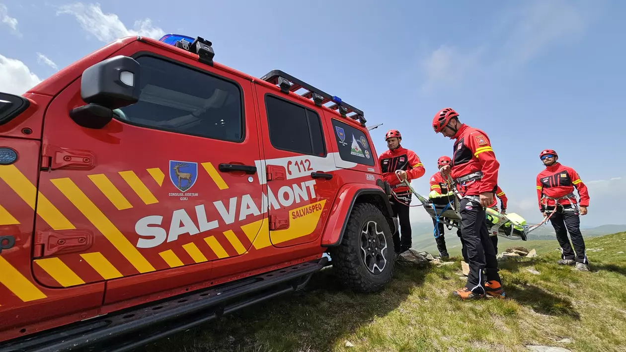 Sfatul salvamontiștilor pentru românii care merg la munte pe caniculă. Ce trebuie să evite