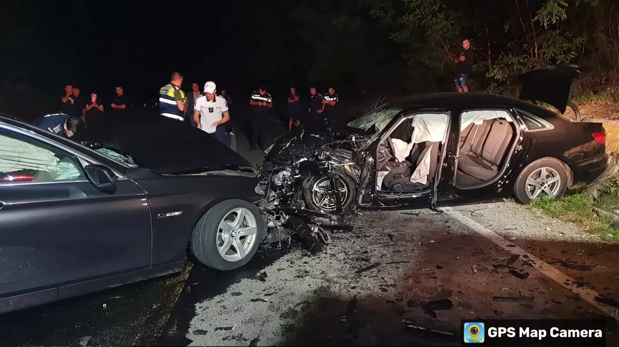 Accident în care au fost implicate două autoturisme, soldat cu șapte răniți, în Gorj. Un bărbat a rămas încarcerat