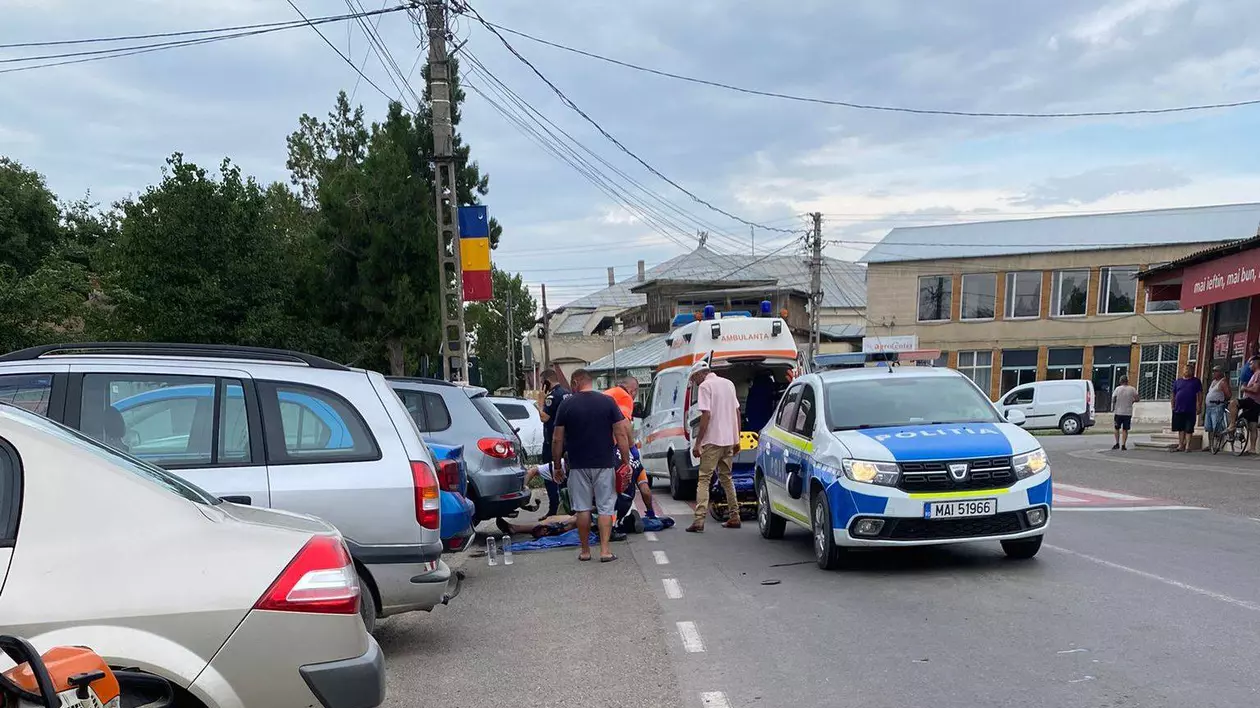 Bărbat accidentat grav pe trecerea de pietoni de o mașină a poliției, în județul Galați