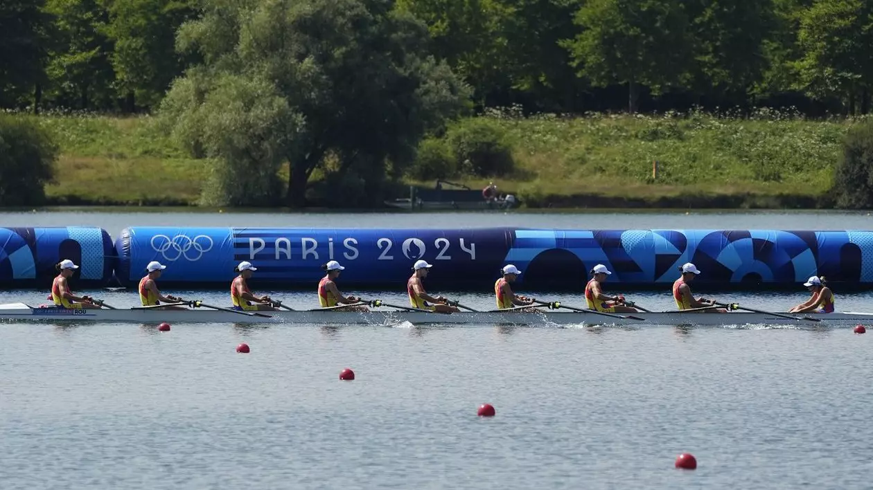 Barca de 8 rame cu cârmaci a României s-a calificat în finala olimpică feminină cu cel mai bun timp și e mare favorită la medaliile de aur