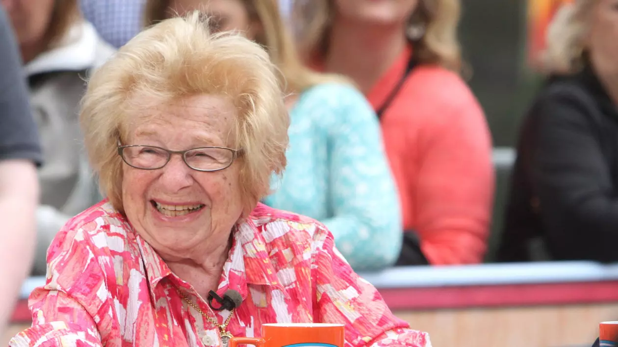 Dr. Ruth, terapeut sexual din SUA și gazdă de talk-show, a murit la 96 de ani