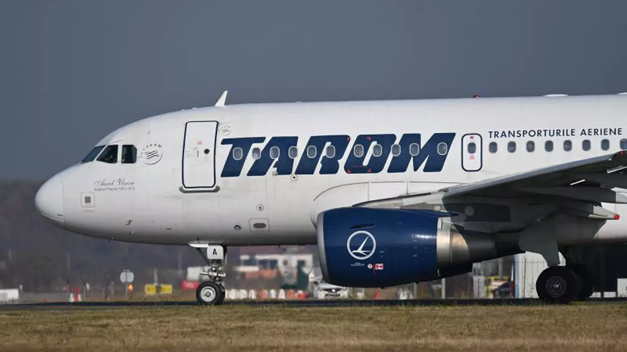 Pilot TAROM, după ce zeci de zboruri au fost anulate: „Nu știm ce va fi marți. În ultimii 5 ani au plecat 500 de piloți”. Ce măriri li s-au promis