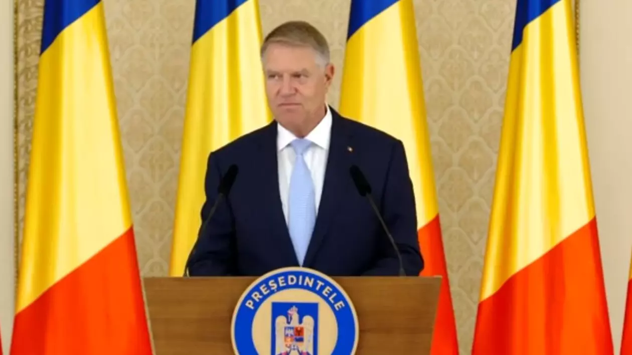 Iohannis, mesaj de Ziua Limbii Române: Oricât de departe am fi de meleagurile natale, limba română ne leagă dincolo de timp şi de meridiane şi ne defineşte ca popor