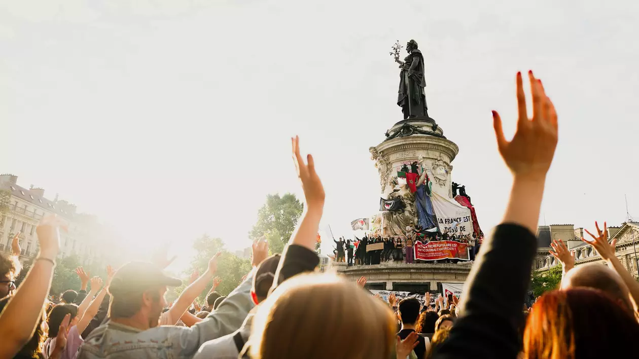 Paris. Manifestație a simpatizanților extremei stânga Foto: Profimedia