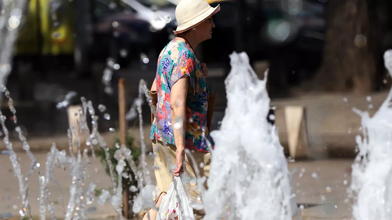 Căldură excesivă la București, până la mijlocul săptămânii viitoare. Până la cât urcă temperaturile