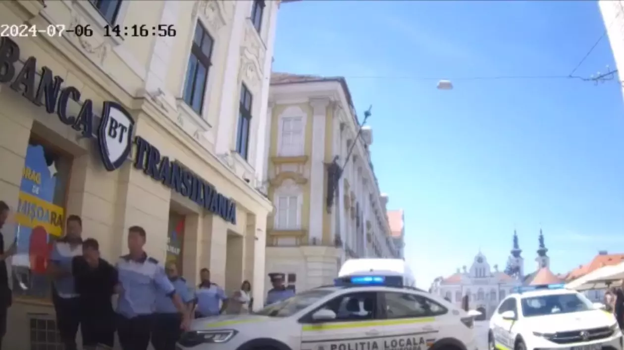 Polițist din Timișoara, amenințat și lovit cu mașina de un șofer care parcase pe un loc destinat persoanelor cu dizabilități. VIDEO