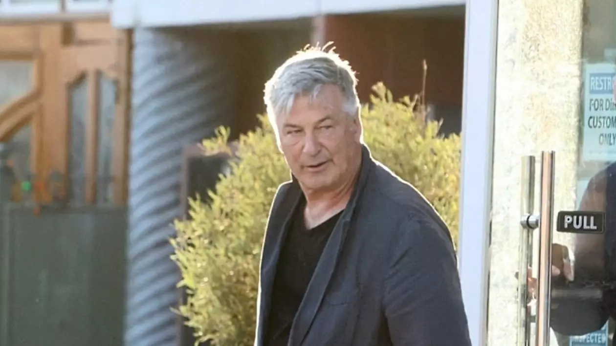 Procesul lui Alec Baldwin pentru omor prin imprudență începe săptămâna viitoare. Ce pedeapsă riscă actorul