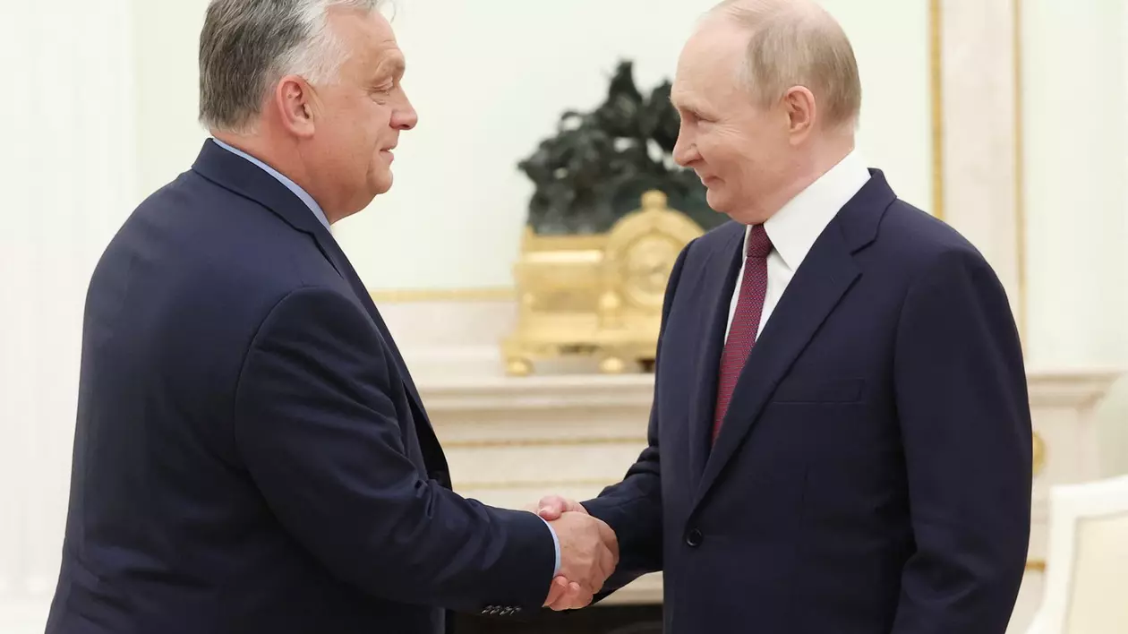 Vladimir Putin (dreapta), încântat să-l primească pe Viktor Orban Foto: Profimedia