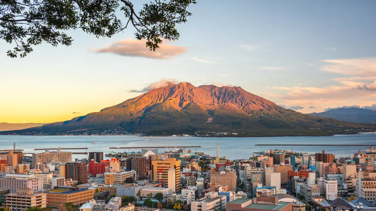 Vulcanul Sakurajima din Japonia - Imagine cu Vulcanul Sakurajima