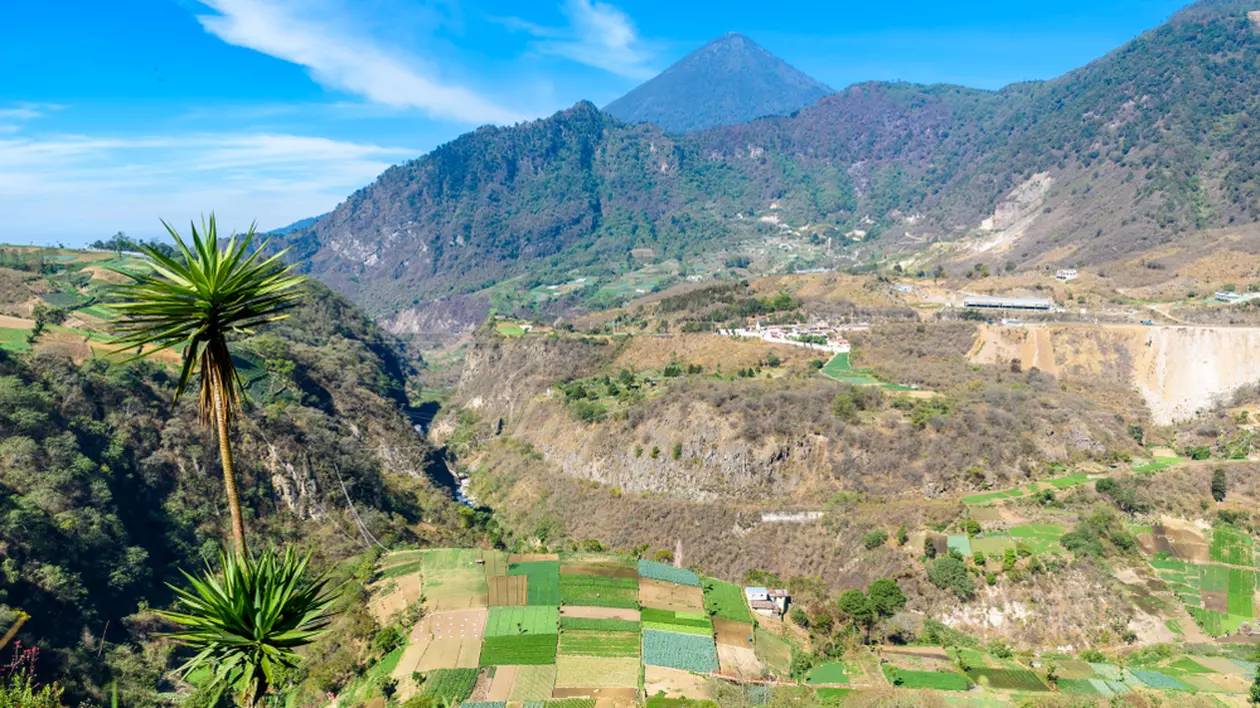 Vulcanul Santa Maria din Guatemala – localizare, istoria erupțiilor, curiozități - Imagine cu Vulcanul Santa Maria