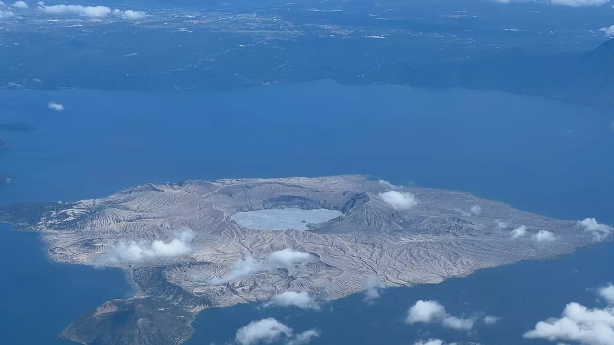 Vulcanul Taal din Filipine