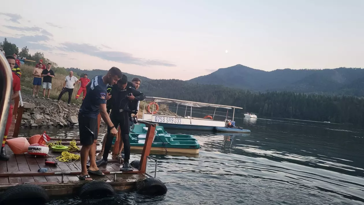 Un tânăr de 19 ani s-a înecat în lacul de acumulare Colibița, după ce a căzut de pe un ponton