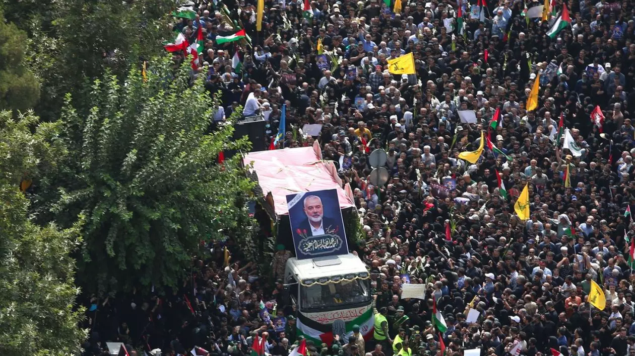 Funeralii cu mii de oameni pentru liderul politic al Hamas, Ismail Haniyeh. Participanții au scandat „moarte Israelului” şi „moarte Americii”