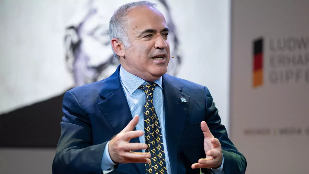 Fostul campion mondial de șah Garry Kasparov, opozant al Kremlinului, a cumpărat o pagina de reclamă în tabloidul german Bild: „Trimiteți Ucrainei armele de care are nevoie”