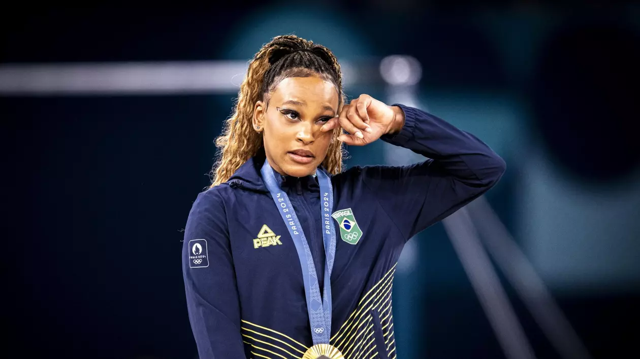 Gimnasta Rebeca Andrade, de la copilăria în favelă la aurul olimpic: „A crescut fără tată. A vrut să renunțe din cauză că nu aveau bani”