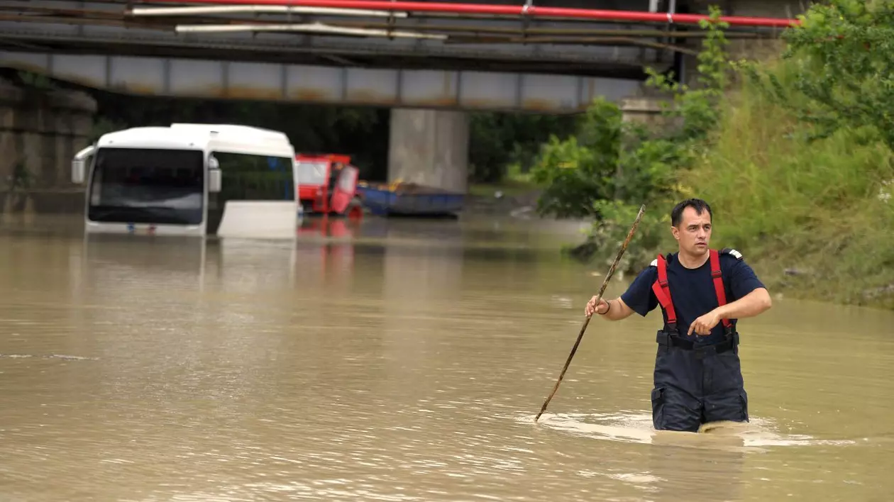 Inundațiile au făcut prăpăd. Fotografie cu caracter ilustrativ: Hepta / Mediafax Foto / Alex Nicodim