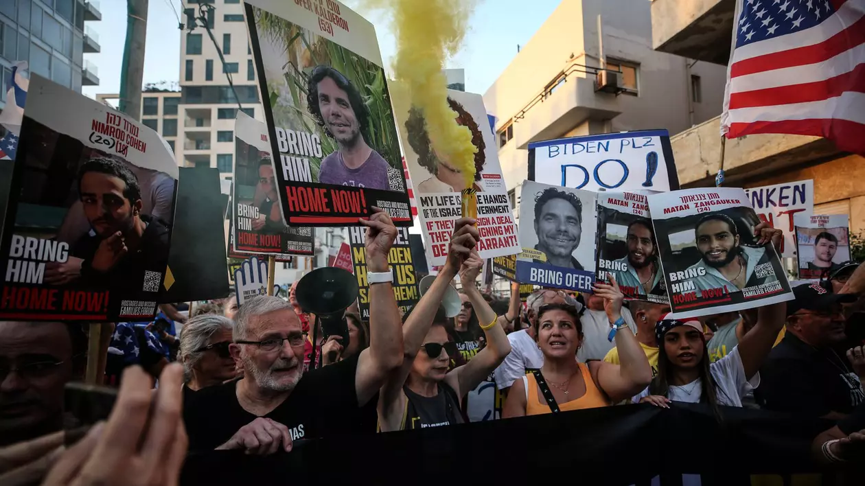 Manifestație a familiilor ostaticilor în timpul vizitei lui Antony Blinken la Tel Aviv Foto: Profimedia