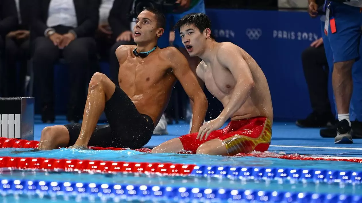 David Popovici alături de campionul olimpic Pan Zhanle. Foto: Raed Krishan – Gazeta Sporturilor