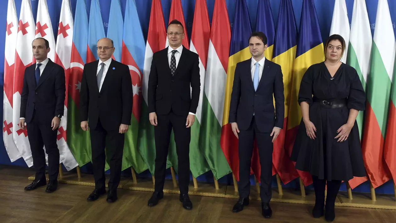 Ministerul Energiei contrazice Comisia Europeană: Azerbaidjanul nu are acces exclusiv la viitorul cablu submarin ce va transporta energie prin Marea Neagră