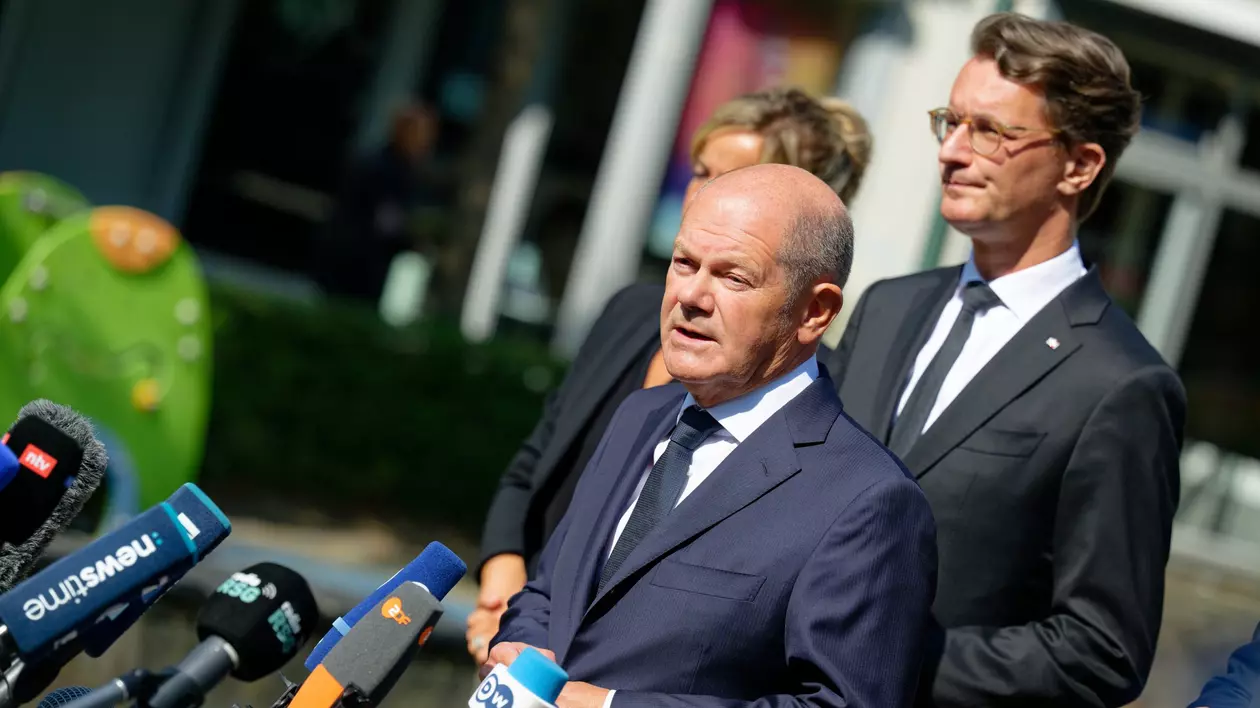 Olaf Scholz, reacție dură după atacul cu cuțitul de la Solingen: Cei care nu au permisiunea să stea în Germania vor fi repatriați și deportați