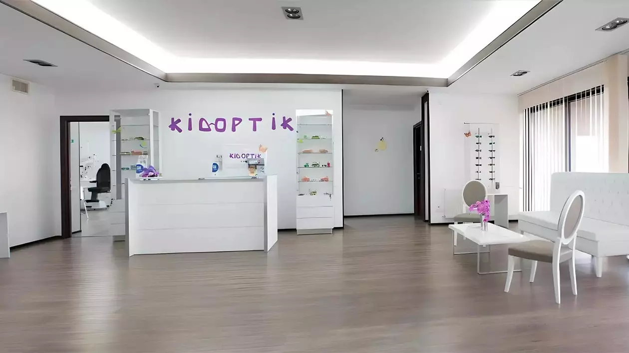 Consult oftalmologic pediatric fără picături la Clinica KidOptik