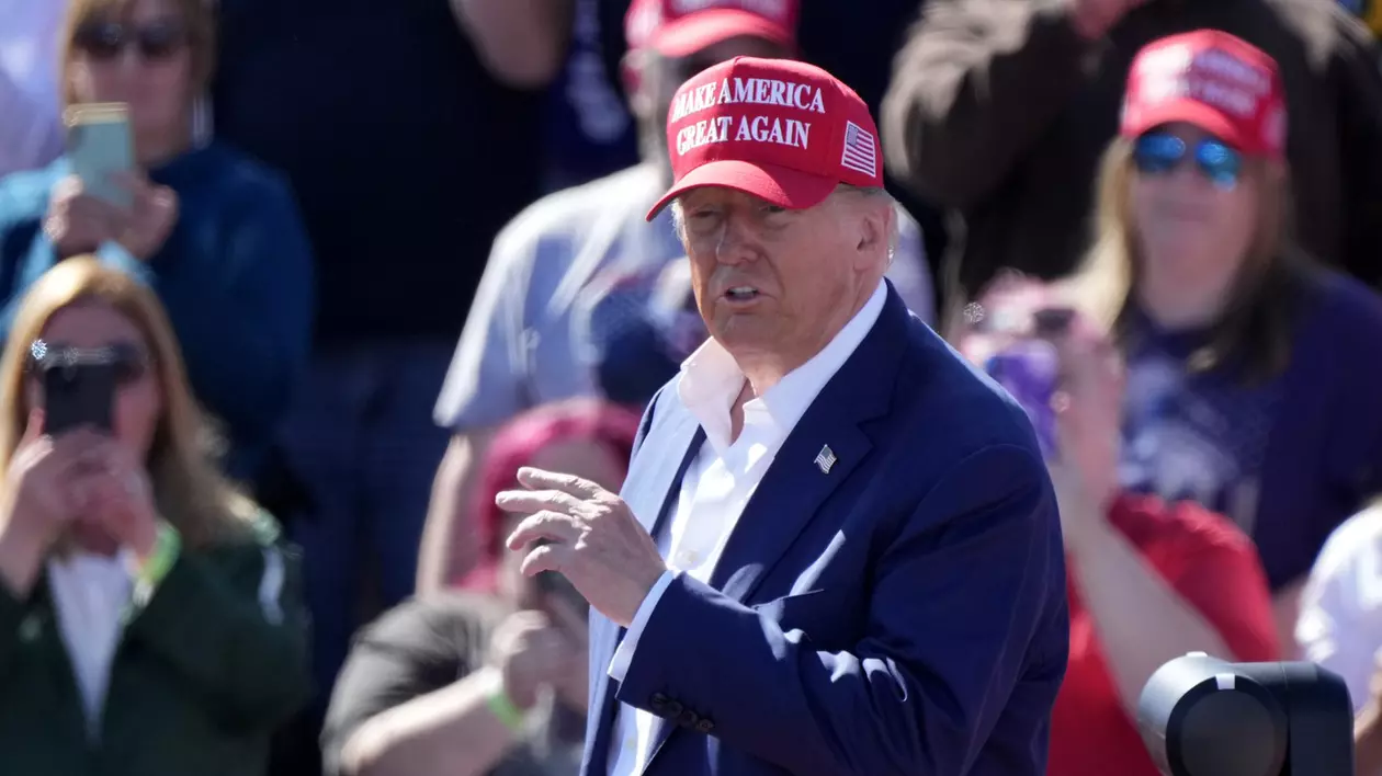 Donald Trump într-un miting de campanie la Aeroportul Central din Wisconsin Foto: Profimedia