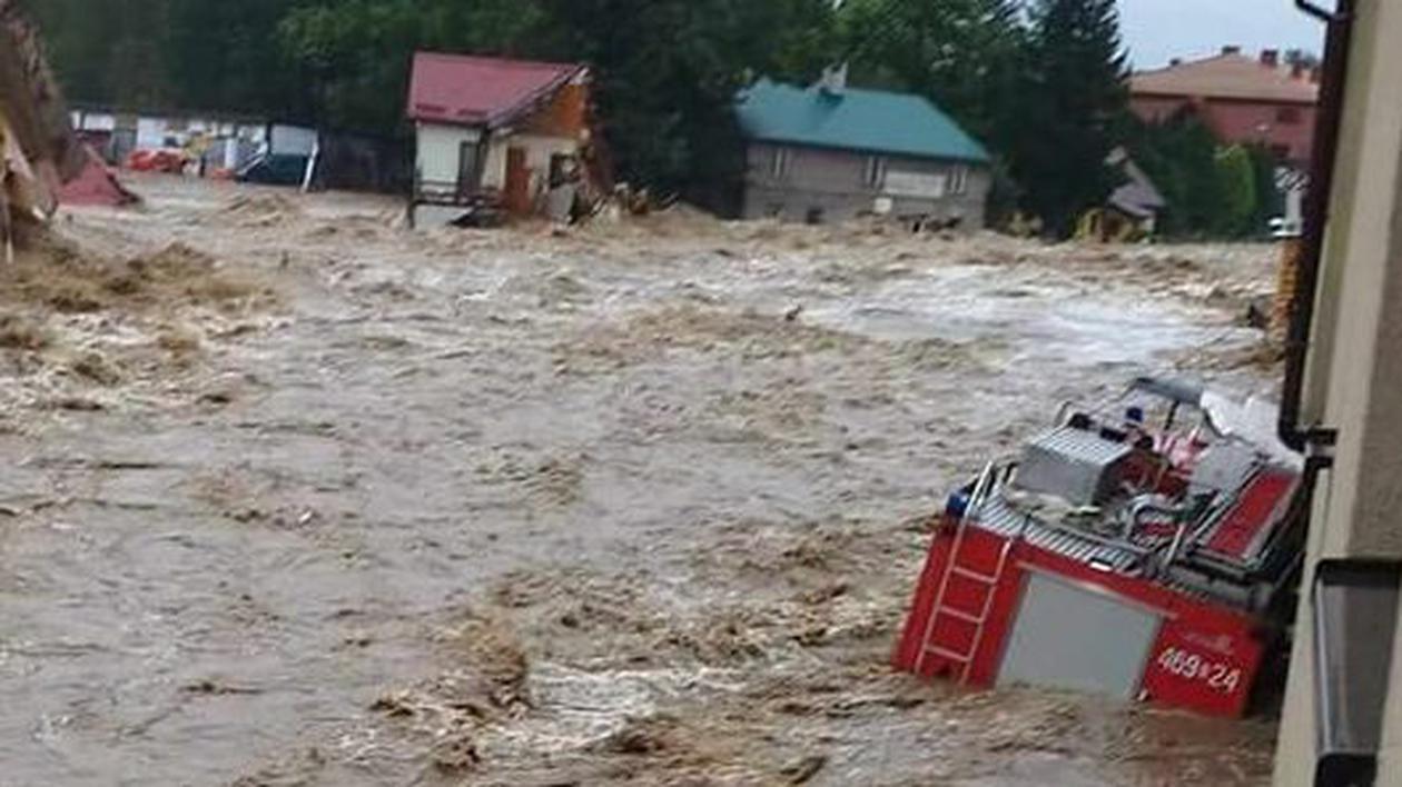 Ciclonul Boris a făcut ravagii în Europa. Râuri ieșite din matcă, orașe inundate, oameni evacuați cu elicopterele armatei, morți și dispăruți | VIDEO